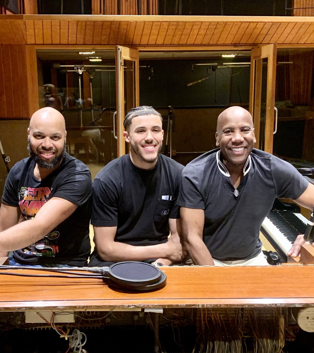 DonaldBarrett's tweet photo. Looking forward to sharing the stage with @NathanEast and his son NoahEast on the Village stage at the Cross Roads Guitar Festival @ LA Live Sat 9/23 10am!! Gonna be epic!!! 🙏🏽❤️🥁#crossroadsguitarfestival #turnupforrecovery https://t.co/A3w76WJXV0