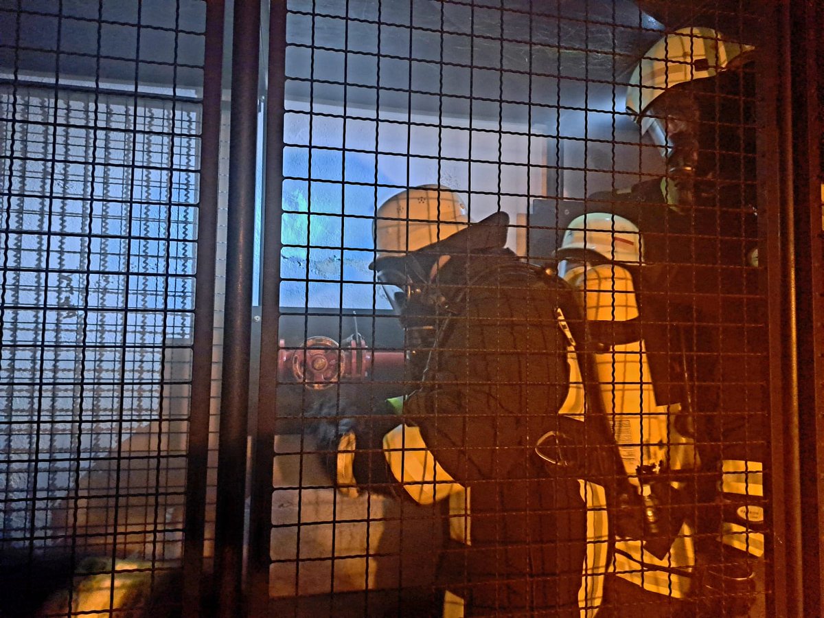 Durchgang 12/12 2023 🚒✔️

Während Ihr hoffentlich entspannt in das Wochenende startet, trainieren wir heute im Rahmen der Belastungsübungen Atemschutzgeräteträger FF Amt Döbern-Land das Abdichten von Rohrleitungen unter Atemschutz. 👩‍🚒👨‍🚒
#wirfuereuresicherheit 
#ffamtdoebernland