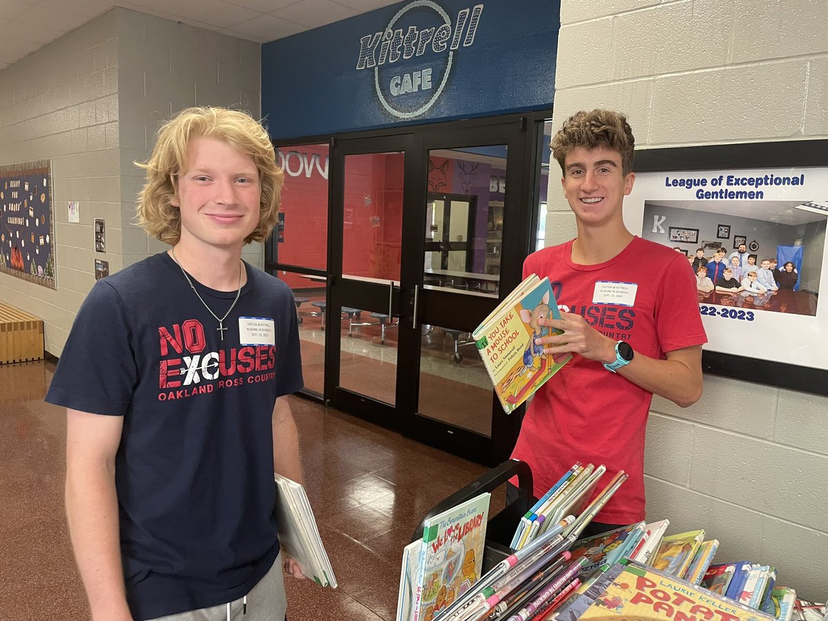 Reading in the Schools Day is my favorite. Thank you to all of the parent volunteers, teachers, students from Oakland High and Middle Tennessee University Education Dept. #readtosucceed
#reading
#oaklandhighschool
@readtosucceed @OaklandRCS @KittrellSchool @rucoschools @MTSU