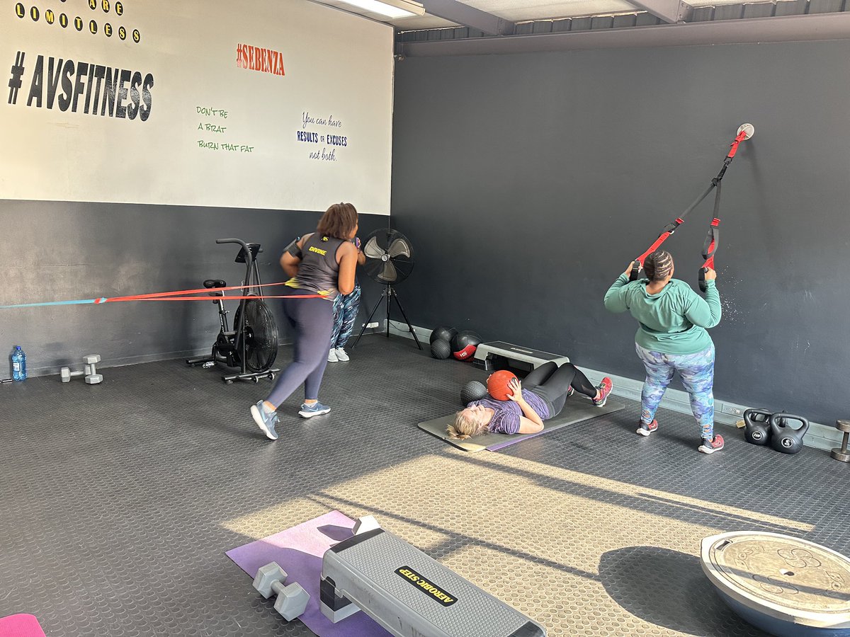 audas_vanschoor's tweet image. W E E K  38 OF 2023✅

INSIDE #AVSSTUDIO 

There are 14 weeks remaining‼️

COME JOIN US 🏋🏾‍♀️

 #fitnessmotivation #fitnesscenter #fitnessaddict #fitness #gym #gym #Avsgymlife #lifestyle #Montana #PTAgym #Functionaltraining  #AvsGear #AvsSocks #TeamAvs