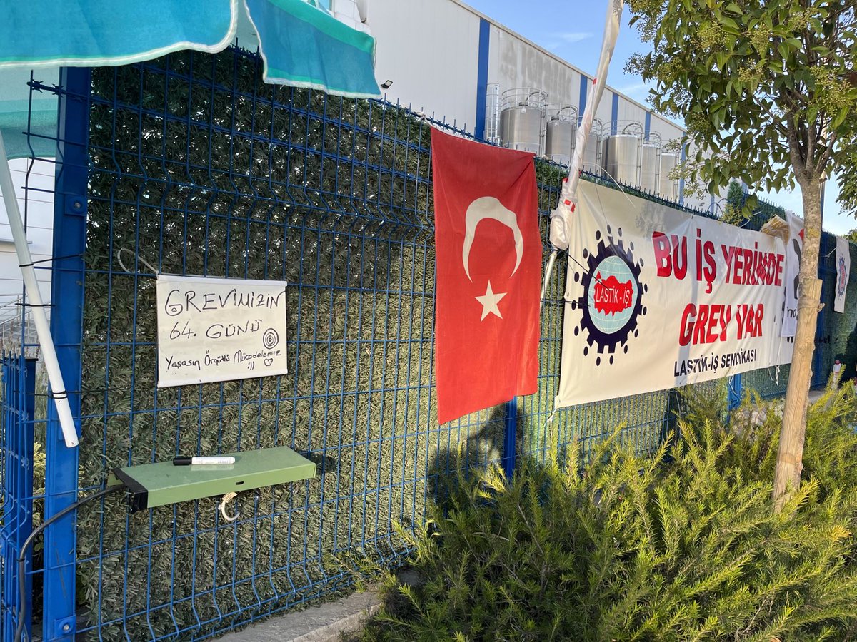 metaliscisi's tweet photo. ✊Kararlı mücadeleleriyle tüm işçi sınıfına yol gösteren Corning Kablo işçilerinin grevi kazanacak! Yaşasın sınıf dayanışması! İşgal, grev, direniş!
#CorningİşçisineSesVer https://t.co/QwyVVRDngZ