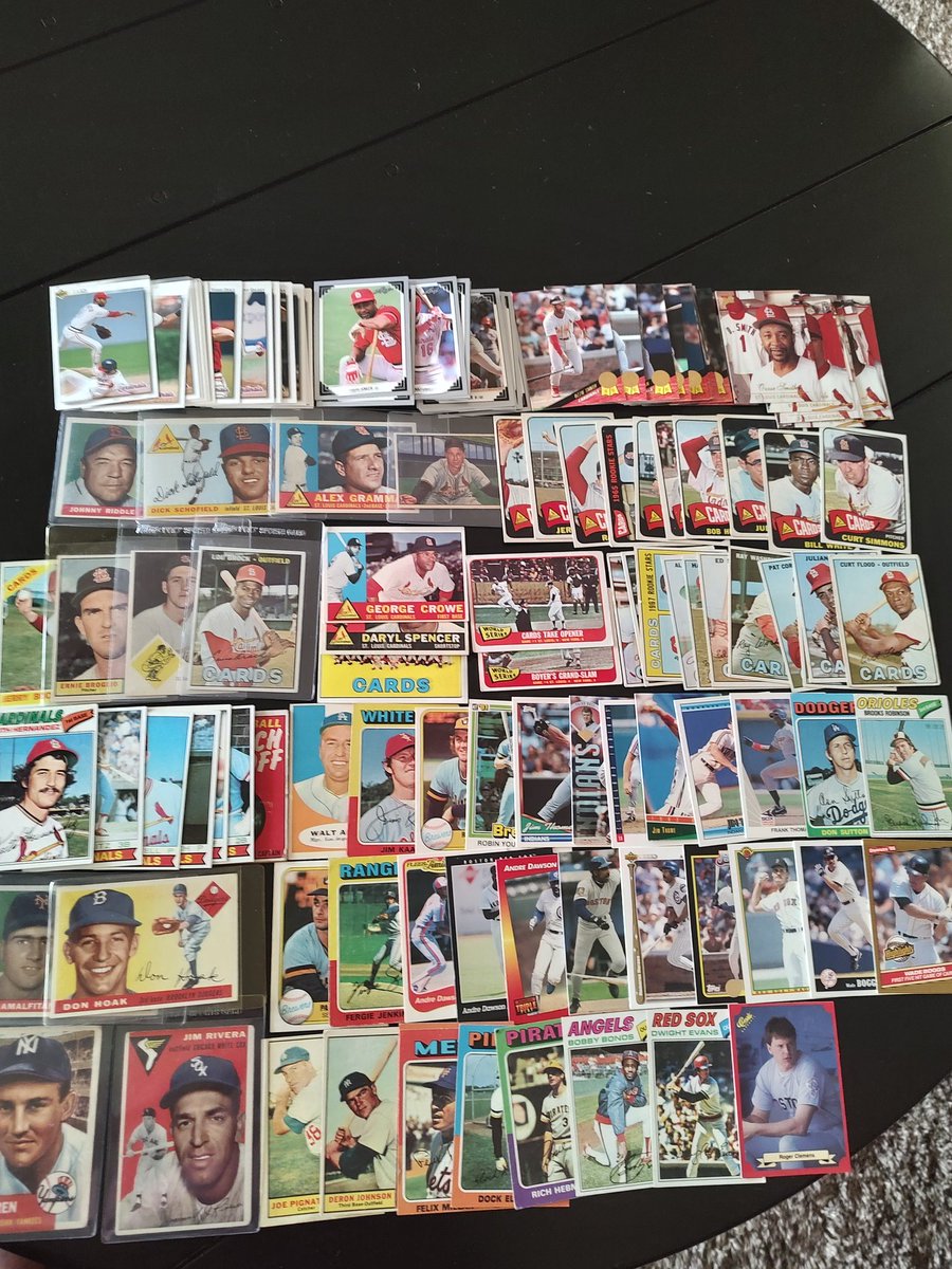 Mail day thanks to <a href="/WesPothington/">Timothy Poth</a> . I appreciate you Tim for the Cardinals and other great buys.