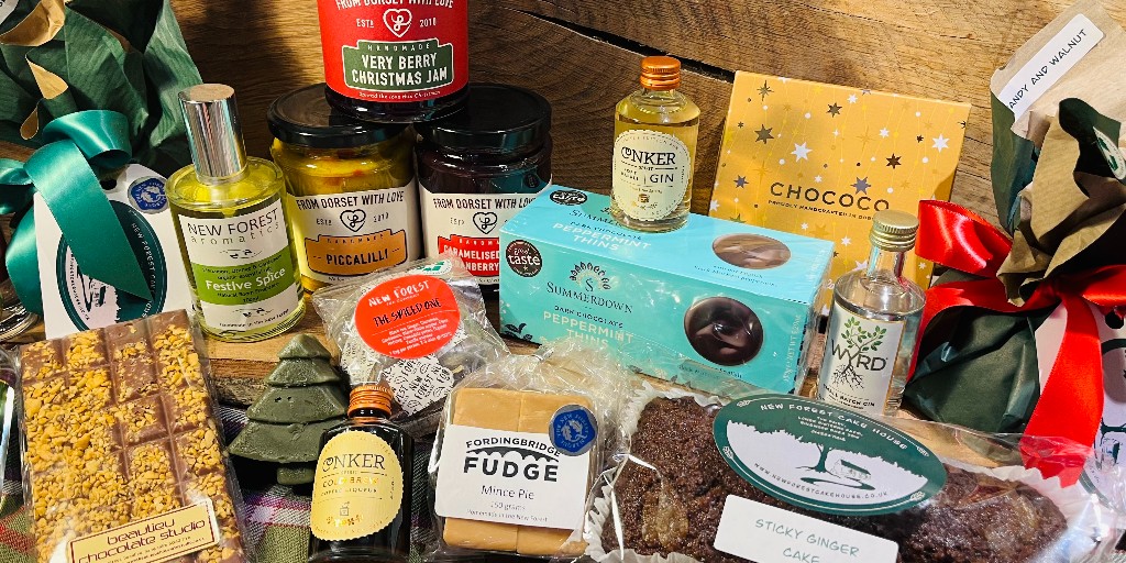 NewForestMarque's tweet image. 🎄 Join @NFhampercompany for their Christmas Taster Event at The Forest Deli, 3 Middle Road, Sway SO41 6BB on the 30 November between 4 and 8pm.  Enjoy browsing, tasting and shopping across a variety of delicious local offerings.

#newforestmarque #christmas #hamper #localproduce