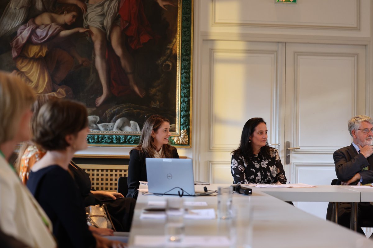 IrlEmbParis's tweet image. Productive meeting of #TeamIreland with Minister @cathmartingreen in Paris today.

The Embassy network and the State Agencies work together throughout France to promote Ireland as a great place in which to live, study, do business and visit.