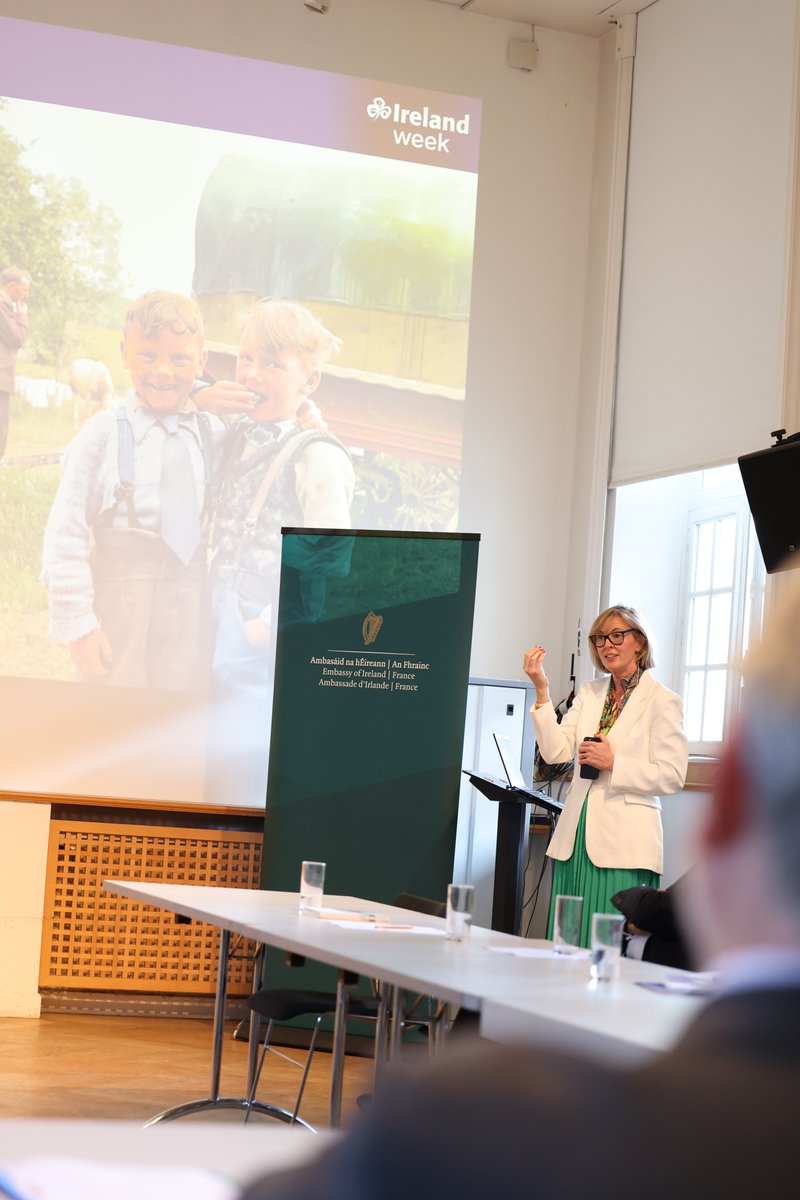 Productive meeting of #TeamIreland with Minister <a href="/cathmartingreen/">Catherine Martin</a> in Paris today.

The Embassy network and the State Agencies work together throughout France to promote Ireland as a great place in which to live, study, do business and visit.