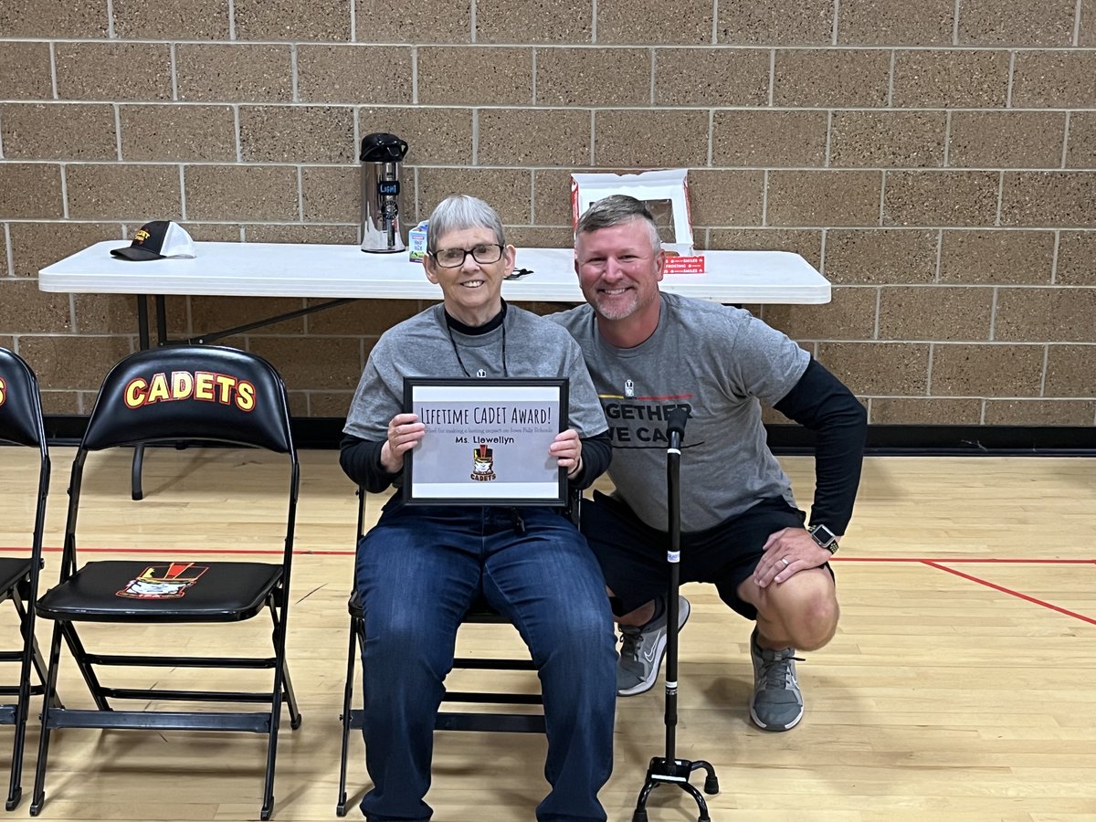 FettKyle's tweet photo. We were honored to have retired PE teacher, Ms. Llewellyn, come for some classes today. For her 80th birthday, she wanted to come back to school. @winters_gregg  coordinated a great morning for Ms. Llewellyn including visits by other retired Iowa Falls teachers. #IFACadetPride https://t.co/lIMLuGeNr5