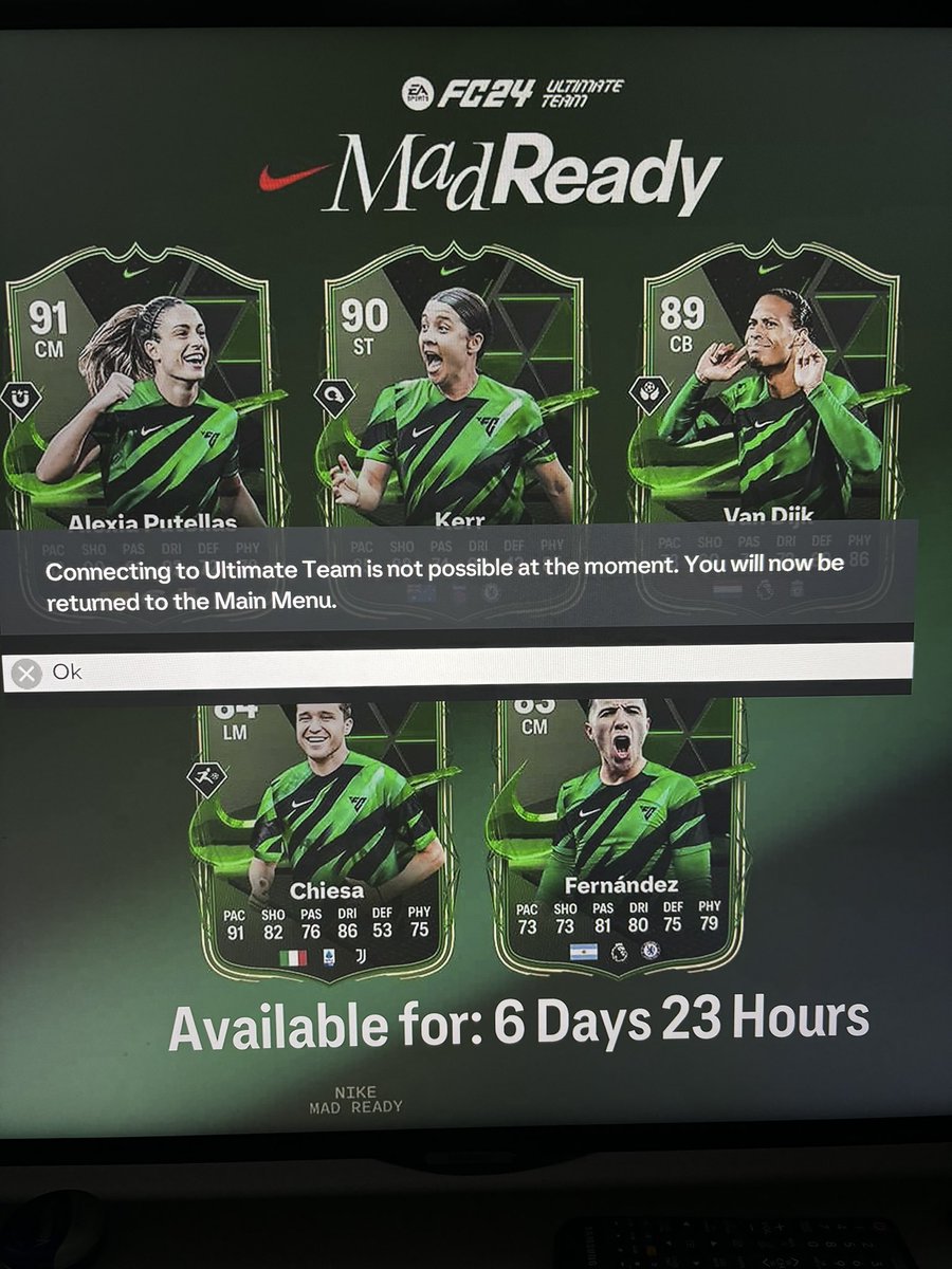 CurtisRathbone's tweet photo. @EASPORTSFC can you kindly fix this issue ! Nothing worse than buying a game that doesn’t let you play it https://t.co/o72r9bzyp8