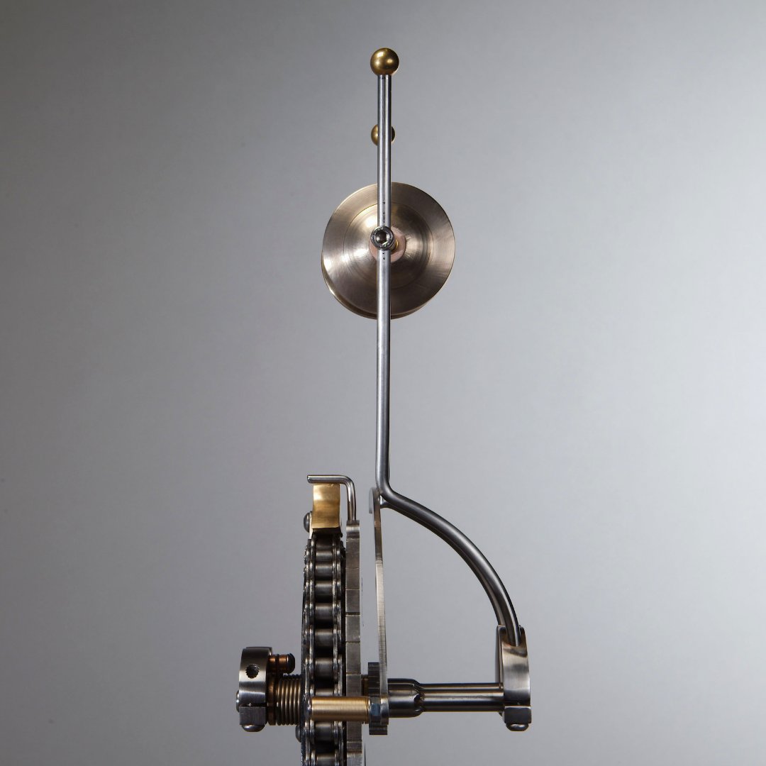 BLOTTWORKS's tweet image. A close-up on the workings of a Pebble clock

#clock #mechanical #mechanicalworkings #underthebonnet #kineticart