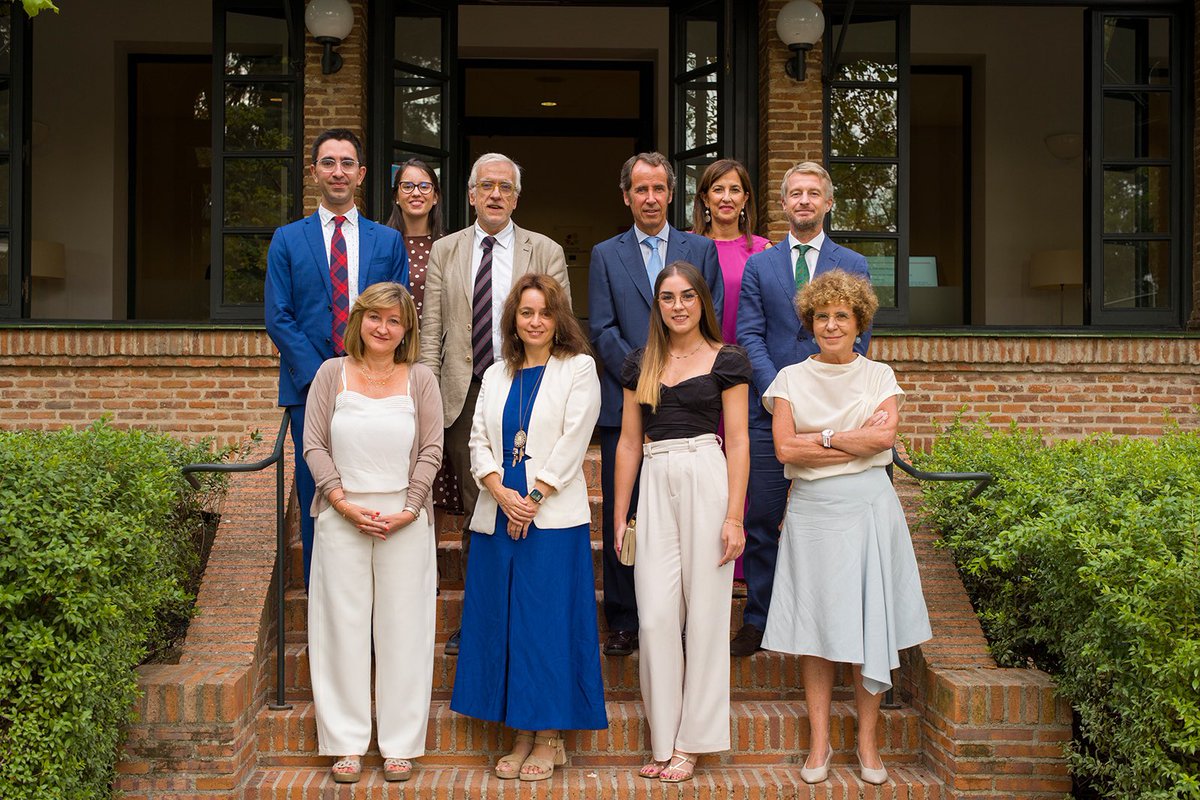 Dret_UB's tweet image. #MàsterUB | 👩🏻‍🎓✅ Una estudiant del Màster de l’Advocacia, guanyadora del Premi del Centro en Propiedad Intelectual (@uammadrid) 

🥇 Marina Berenice Nigro Bruna ha guanyat el Premi, dotat amb 4.000€, amb el treball "La autoría de las obras de animación"

Enhorabona, Marina! 🎉🎉