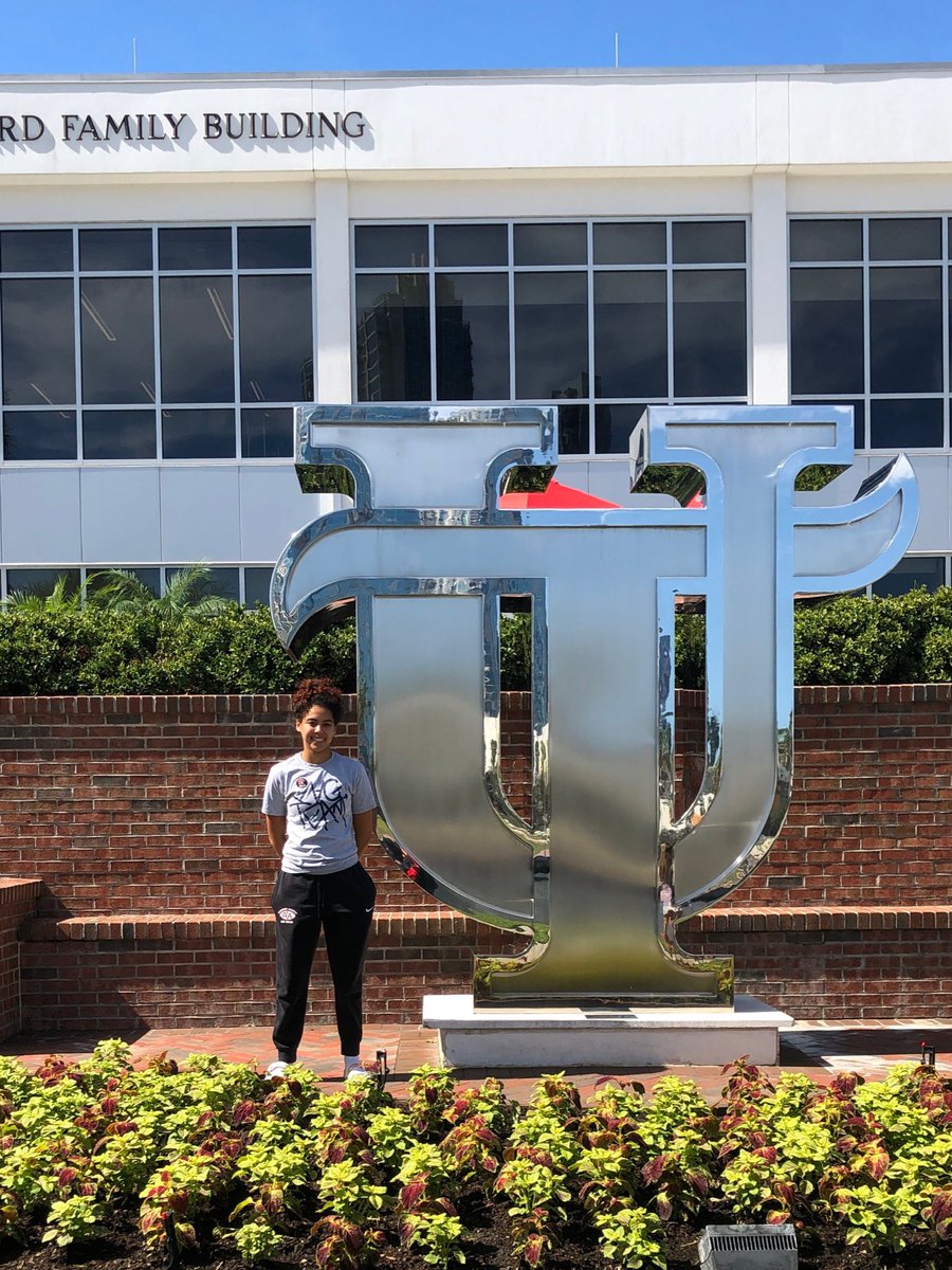 cece_hale1's tweet photo. Had a great day at the University of Tampa.  I want to thank the president of the team for showing me around this beautiful campus! https://t.co/IZLeQR8q4Z