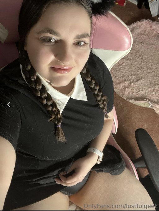 More Wednesday to your week? 50 new videos for Halloween coming!   https://t.co/XnYNUzV7cl https://t