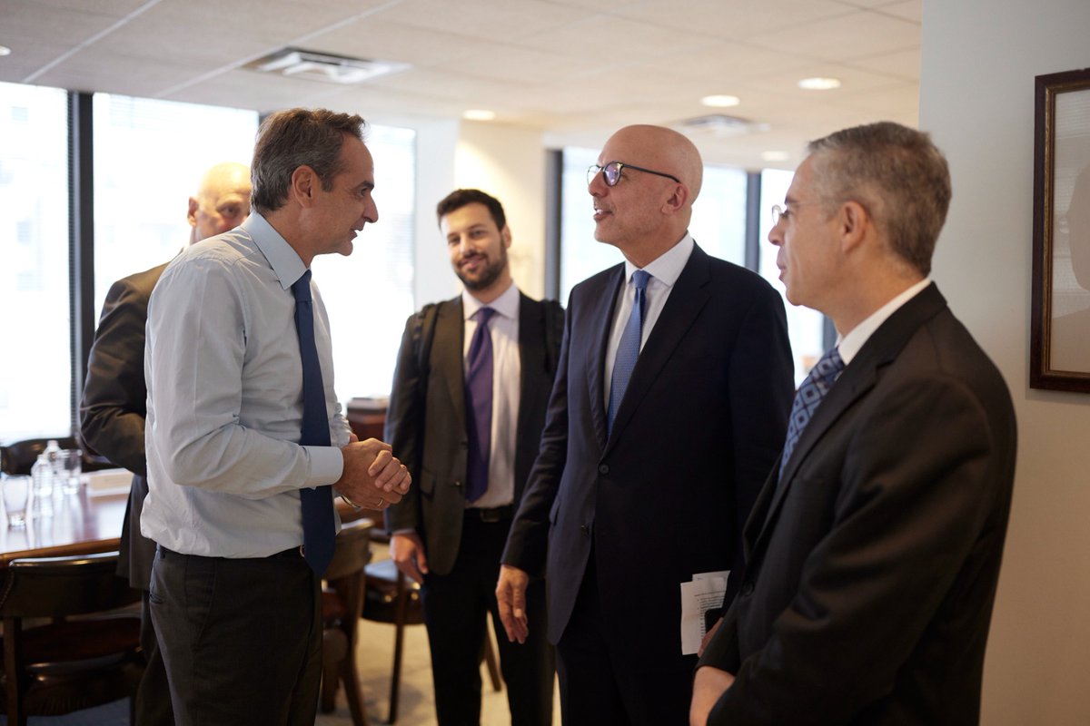 PrimeministerGR's tweet photo. Με τις ηγεσίες των αμερικανοεβραϊκών οργανώσεων AJC και AIPAC συζητήσαμε για το εξαιρετικό επίπεδο των σχέσεων της Ελλάδας με τις ΗΠΑ και το Ισραήλ, την περαιτέρω ενίσχυση των ελληνο-ισραηλινών σχέσεων, αλλά και για διεθνή και περιφερειακά ζητήματα. https://t.co/VpBtrchNUF https://t.co/fC6ufkDdBf