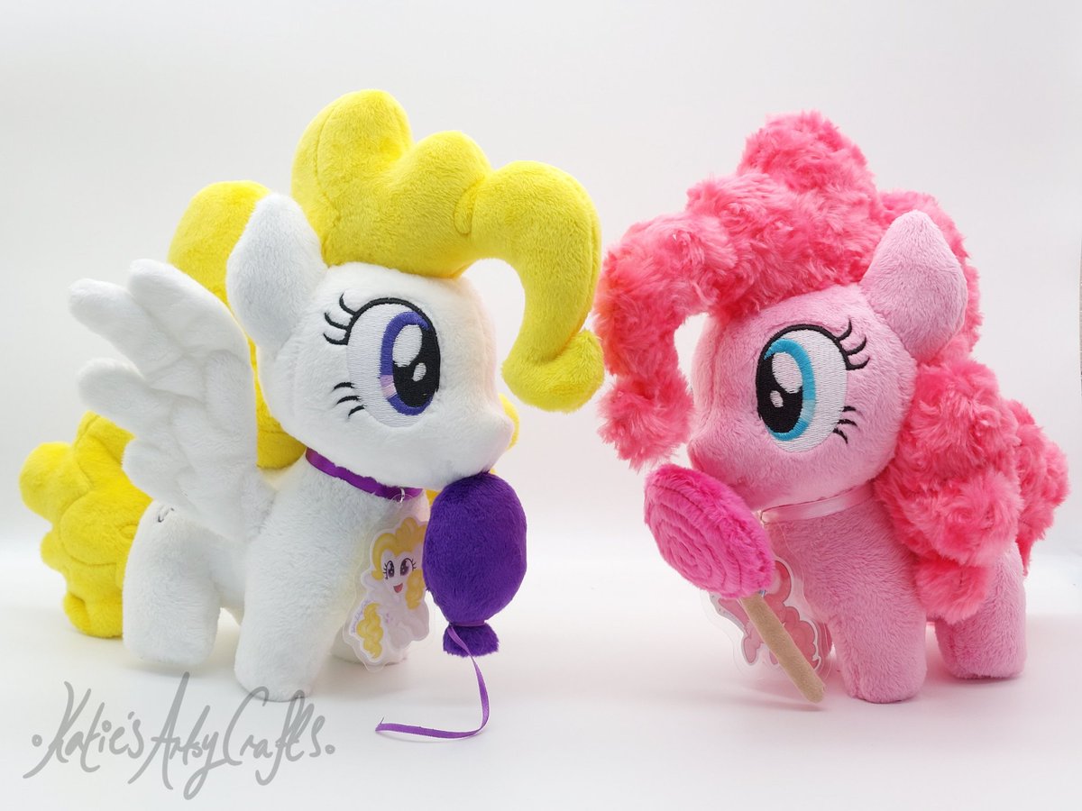 katiecoolchic's tweet photo. Vending @UKPonyCon in a week's time! As this year's theme is 'Generations'- Pinkie and G4 style Surprise! They feature magnetic accessories. Both plushies will be at my table. 
Lots more to share very soon too! ^^ https://t.co/OKLABURtnP