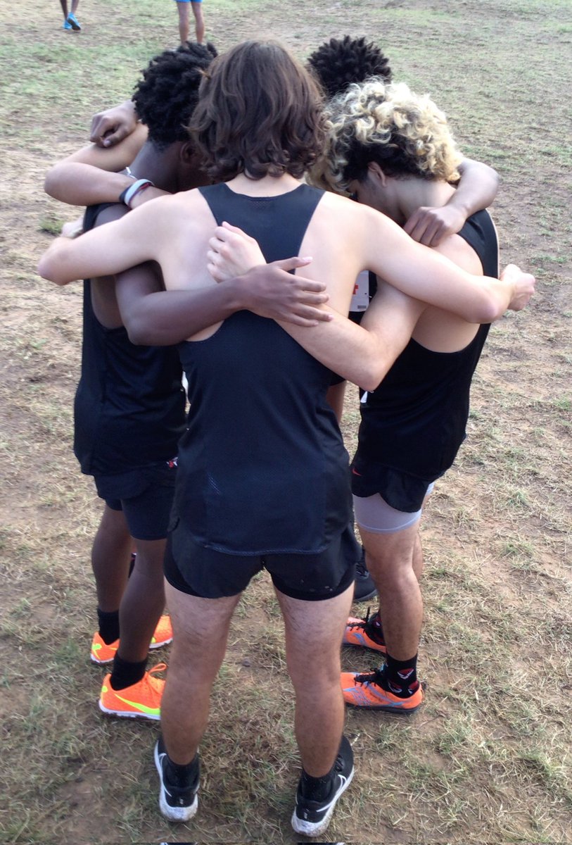 irvmac_xc's tweet photo. "UNITY IS STRENGTH...WHEN THERE IS TEAMWORK AND COLLABORATION, WONDERFUL THINGS CAN BE ACHIEVED"
MacArthur Cross Country💪
@MacArthurCards @IISDAthletics @IrvingISD https://t.co/lMCYMX821H