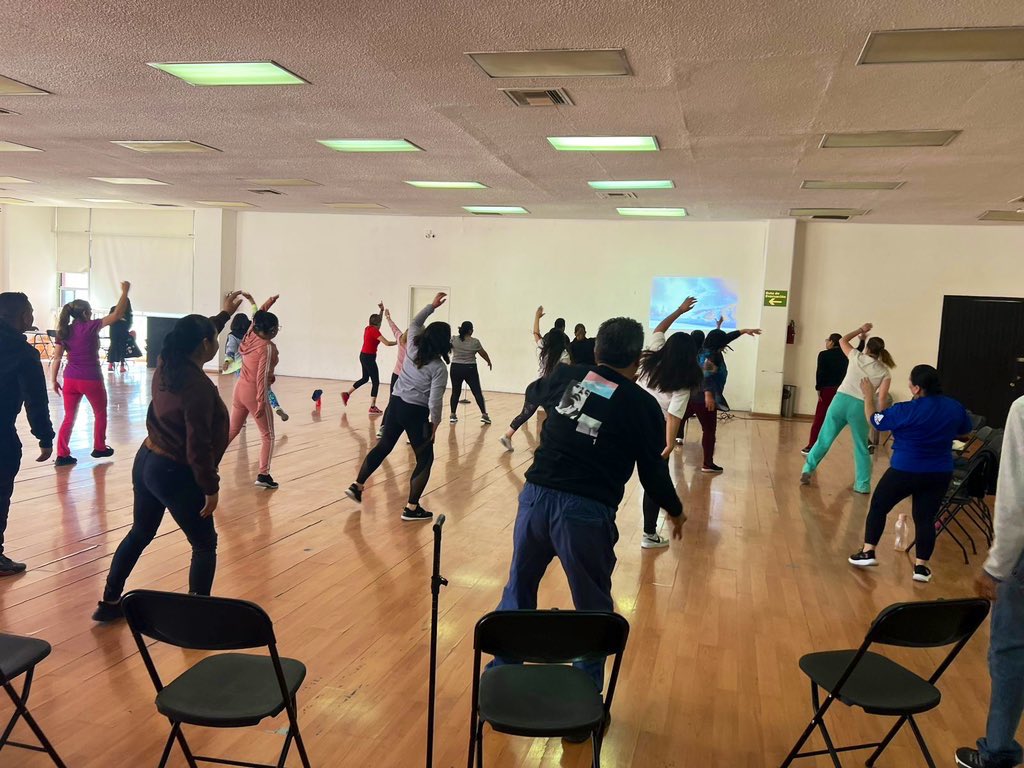 PlaneacionHgo's tweet photo. En seguimiento al programa #EstilosSaludables2023, el equipo de la #UPLAPH participó en la activación física a cargo del Lic. Víctor Manuel García del Centro Cultural Casa Fontana, a través de la coordinadora, Brenda García. https://t.co/eqfSEPKrOD