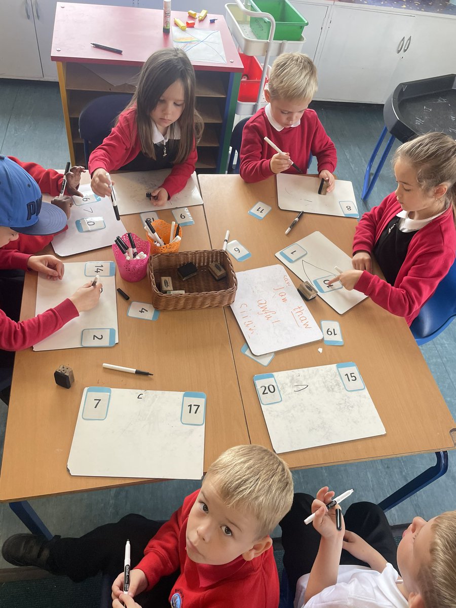 BowhouseP32's tweet photo. Our maths activities today! โ๏ธ #BowMaths https://t.co/Sm8xdSAG4o