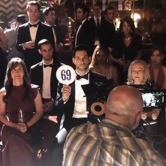 Dorisd_r's tweet photo. Snapshots from #Lucifer4, bts scene rehearsal, scene shot💜😈
#TomEllis https://t.co/quxVuTJGEG