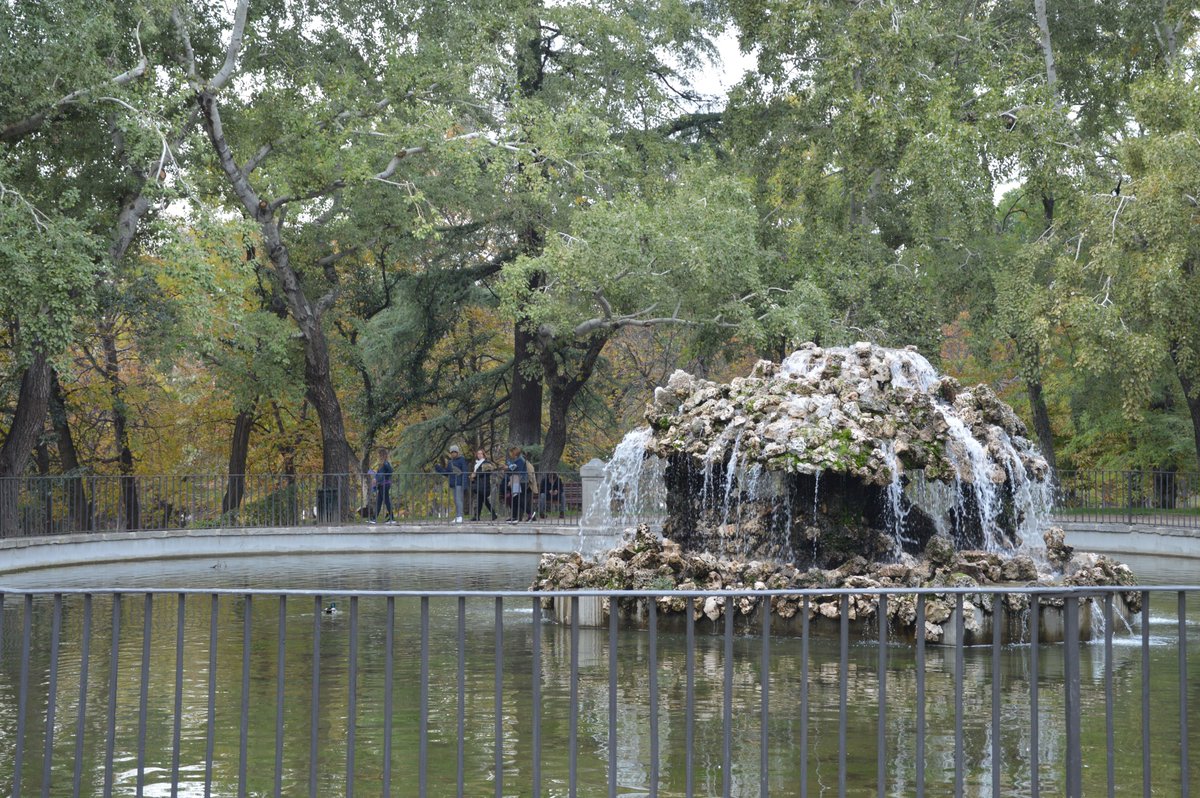 "La nostalgia sirve para recordarnos que, por suerte, también somos frágiles" (Cesare Pavese) #FelizMiércoles