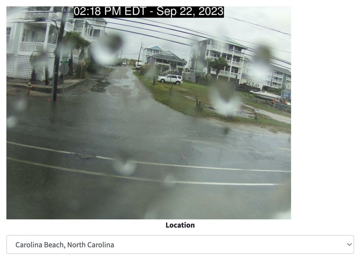 Runup reached the dune toe earlier on Masonboro...and some roadway flooding at our @sunny_day_flood sensors across the state (Carolina Beach, Beaufort, Down East so far...). You can check out images from flood sensors at go.ncsu.edu/sunny