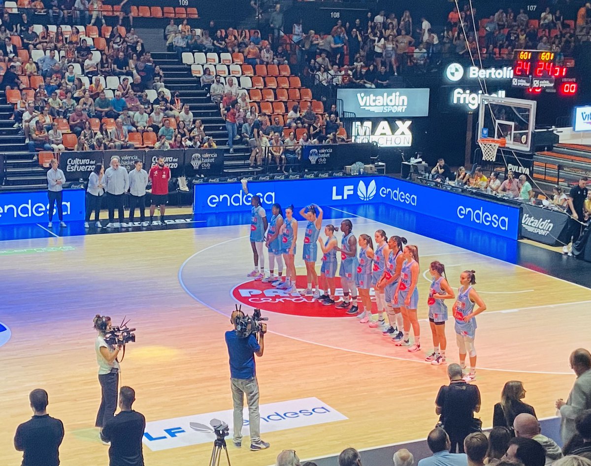 ccolinas's tweet image. No pudimos volver atrás y cambiar el principio. Pero si pudimos continuar y cambiar el final. 

Aquí, de nuevo 🩵

#estamosdevolta