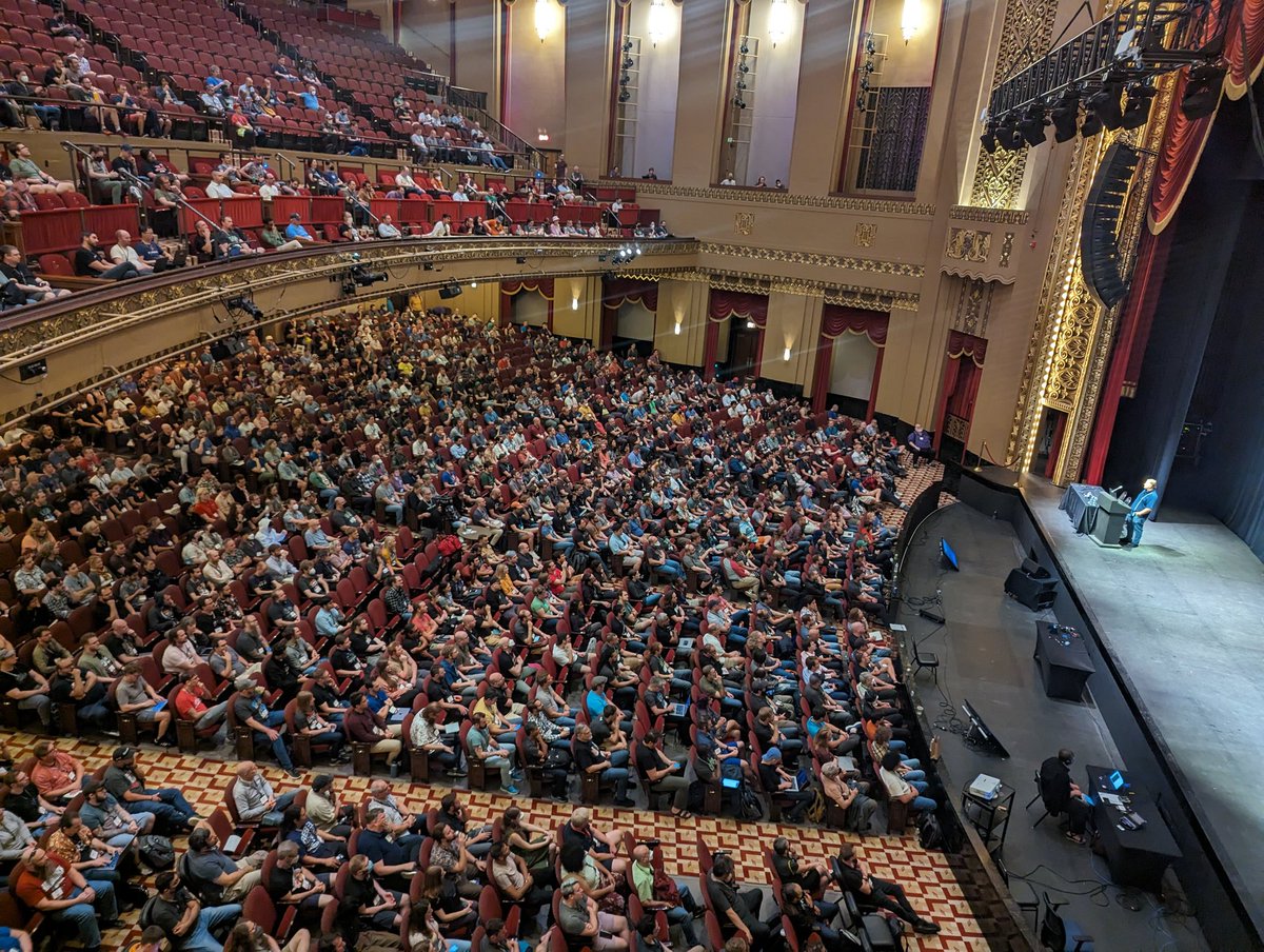 rachelnabors's tweet image. Goodbye, #StrangeLoop💖