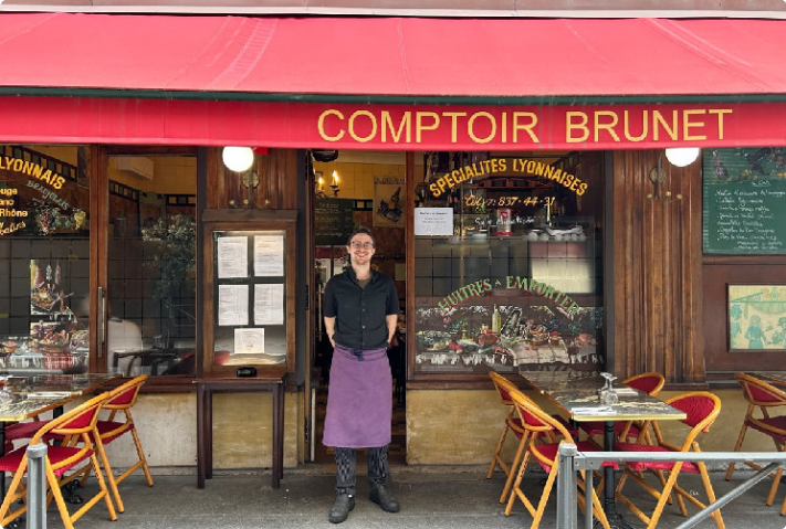 French restaurant embraces Bitcoin for traditional dining experience, promoting crypto adoption with rare liquors. 🍽️💰 #Bitcoin #FrenchTradition