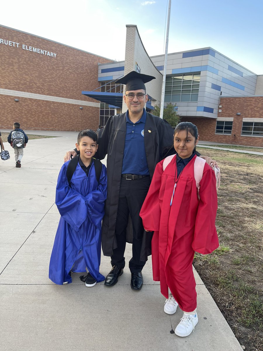 Adriville79's tweet photo. Education Go Get It Week was awesome at Truett!  Gooo Tigers! @GWTruett @Padilla_AA @ACEDallasISD https://t.co/hiVtqh1Qgo