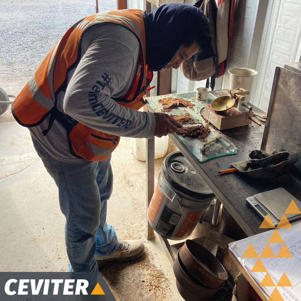 ceviter's tweet photo. #GaleríaCEVITER - CEVITER participa en el proyecto de ampliación y mejora contemplado en el #PlanGDL2020_2026 para el Aeropuerto Internacional de Guadalajara.
#teamCEVITER #EspecialistasenVíasTerrestres #LabCEVITER #ControldeCalidad #IngenieríaCivil https://t.co/qGeBJWTtVX