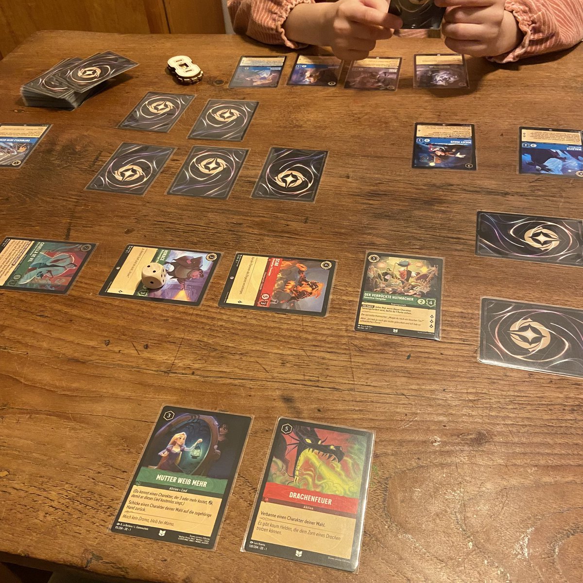 Mit der Tochter: #Lorcana . Und sie mag es ❤️! #brettspiele