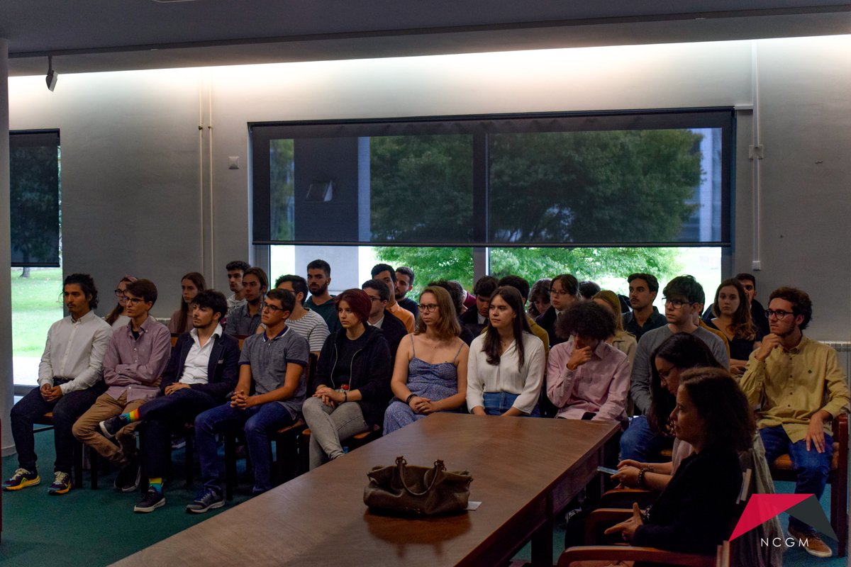 Esta quarta feira marcamos o início de um novo ano com a tomada de posse da nova direção do NCGM.

Agradecemos a presença de todos que partilharam este momento connosco. Este ano queremos elevar o núcleo ao potencial que tem e esperamos contar convosco.

A mais um ano!