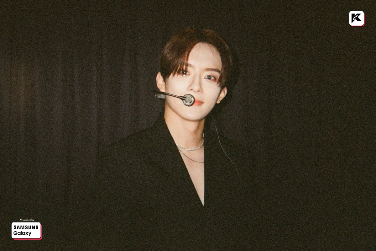 kconusa's tweet photo. [#KCONLA2023] #VERIVERY Special Photo 📷

Film camera photos pictured by artists themselves!
Raise your hand if you love this✋❤️  

*Some members may not be included due to the film quality issue.

photo by. @the_verivery 

Let's #KCON! https://t.co/EaqwdA3mmn