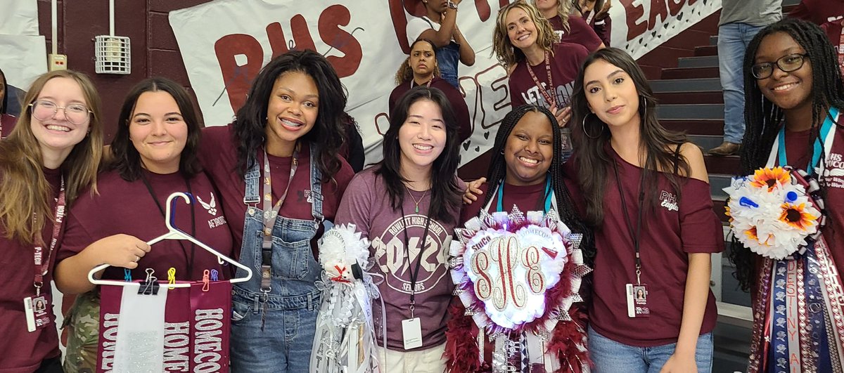 StuCo officers are on stand-by at the HoCo pep rally to honor the Homecoming Court!