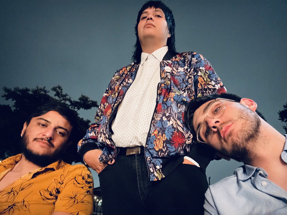 KevinThePisces's tweet photo. happy birthday to the forlorn ass foo in the middle https://t.co/nm2L83JNIy