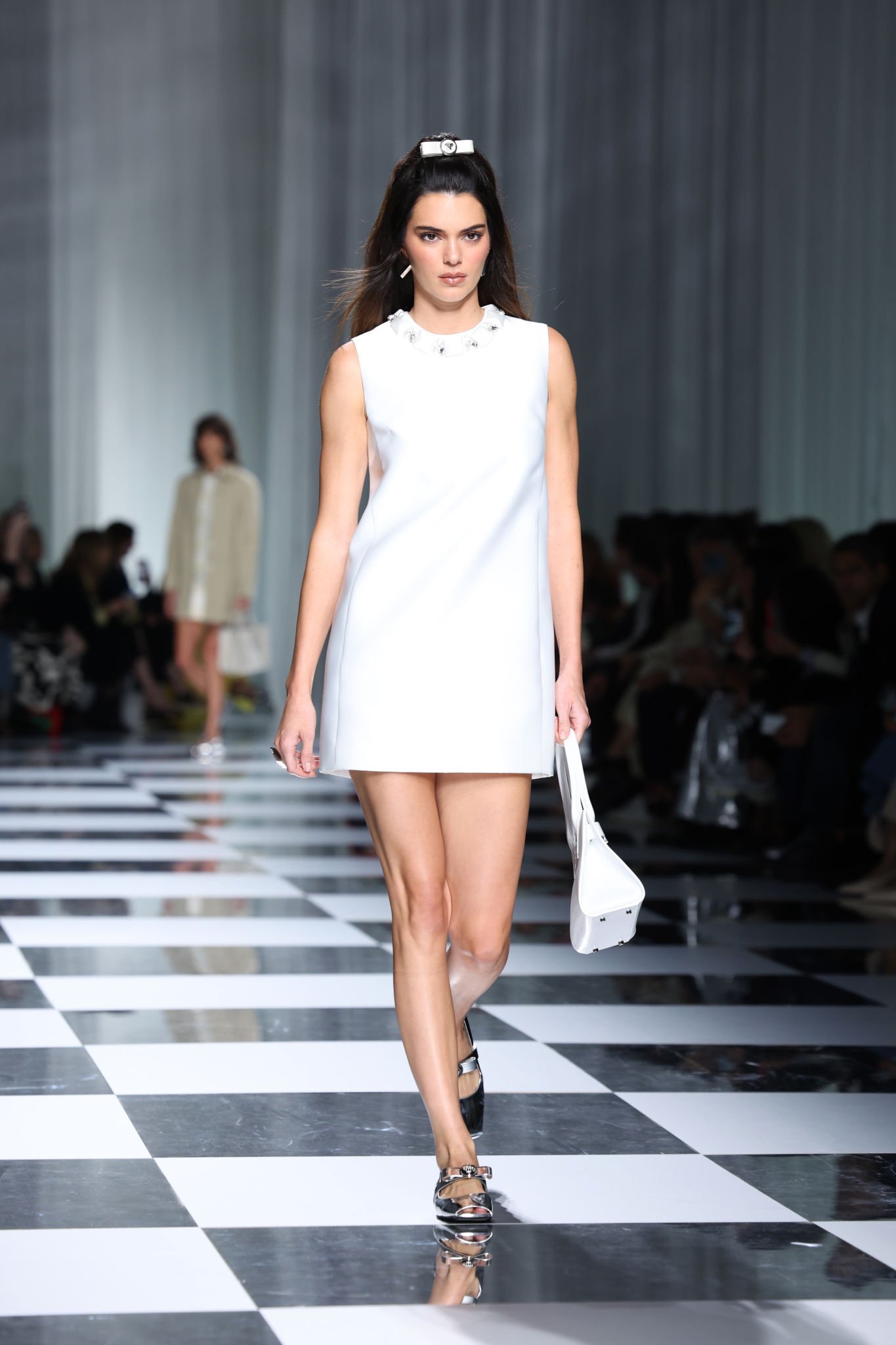 21metgala on X: Kendall Jenner walks the runway during the Versace FW23  Show.  / X