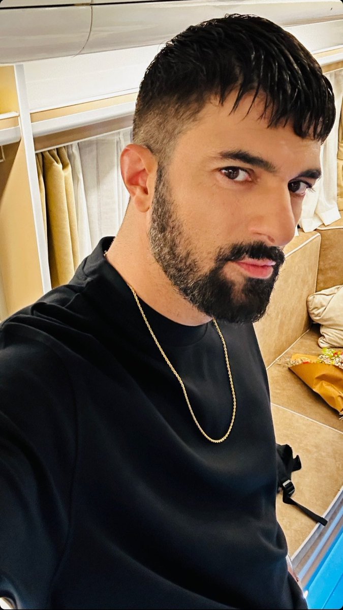 DearKerim's tweet photo. @NereaG11 @EnginSpain @juliana_cabo @EnginAkyurekES @EnginAkyurekFE @anamariaEARNKK @SoulNav1 @MaikaBer35528 @MVictoriaFigue1 @zulemadifrances @PilyAkyurekOzci @IsabelH43913564 @AnaPaul96065645 @malucinefila @RosEA40 @82_hanim @lidiasofia53 @Sory97240989 @Terka_36 @aguera_maribel @80M2018 @Patry1015 @PaquiEscobar3 @Claudia18294411 @Nora49137401 @EnginAkyurekRD El poder del amor es el mejor remedio ancestral ...
Nerea y Enginfans Feliz Viernes !!!
#MiBellezaTurca
#EnginAkyürek👑 https://t.co/s4lisKQTsu