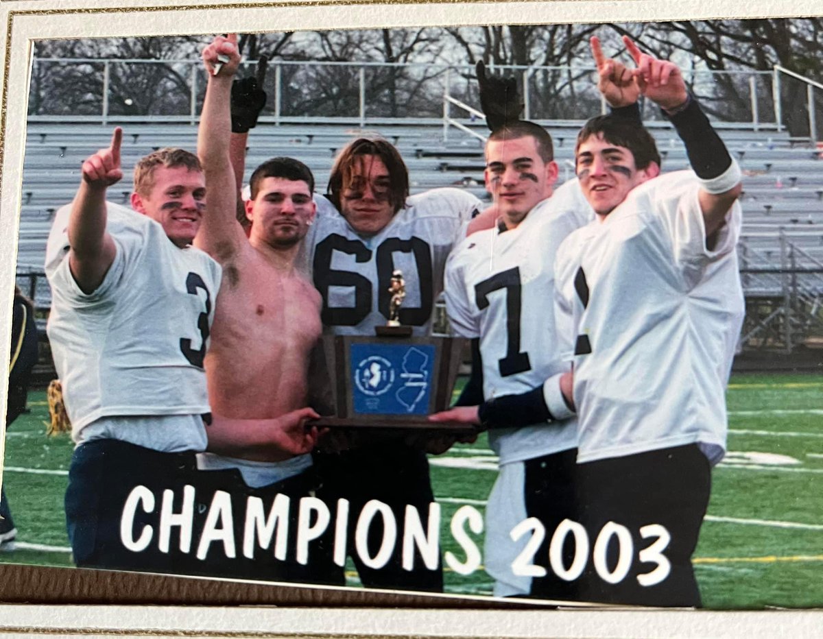 JoeFrappolli's tweet photo. Honoring our 2003 state championship team at tonight’s game! #OnceAFlashAlwaysAFlash https://t.co/TEELTRJcxx