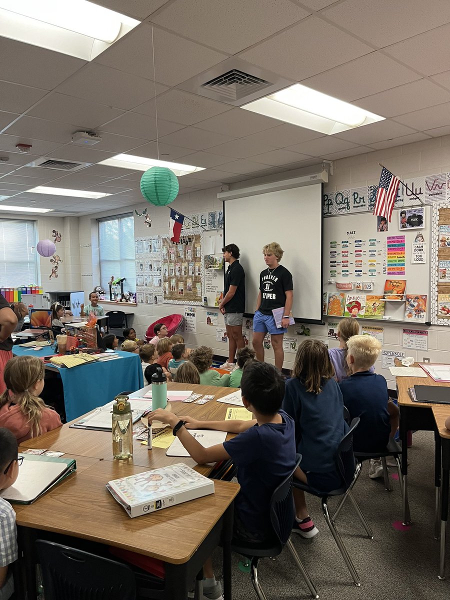 Great visit from Vandegrift football players 🏈! The players were so respectful and kind to our kiddos. ❤️Our teachers and students were thrilled! Thank you Vandegrift! @VHSFootball