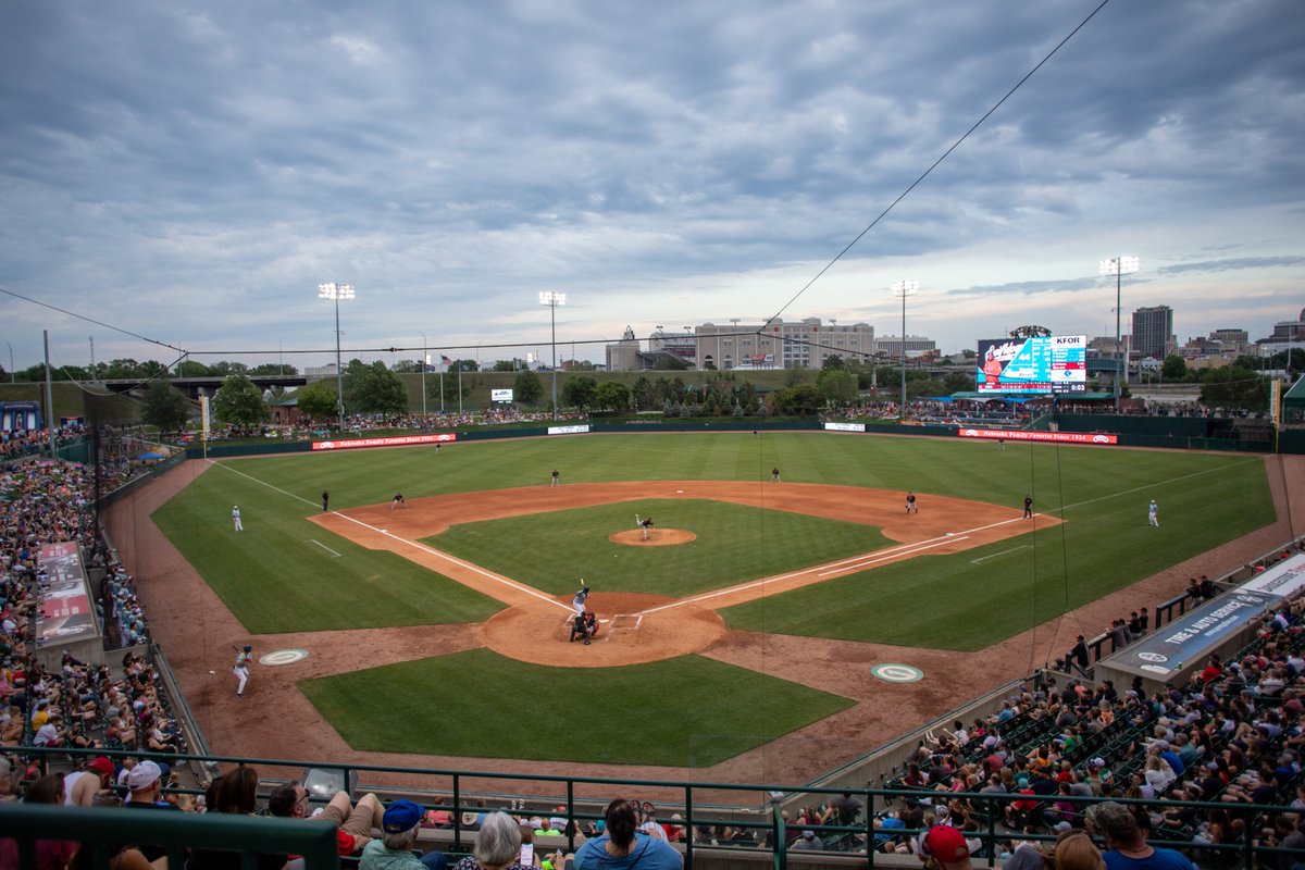 saltdogsball's tweet photo. .@TomBrady: Seven titles in 23 years

@HaymarketPark: 22 titles in 22 years

The greatest dynasty in sports continues. Haymarket Park has once again won @AA_Baseball's Playing Surface of the Year award!

READ: https://t.co/b65mCa17Em https://t.co/4lEeBH9viJ