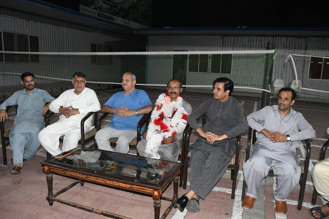 آج سے قائد صحافت افضل بٹ کی قیادت میں جرنلسٹ پینل فیملی کا باقاعدہ حصہ بن گیا ہوں۔
