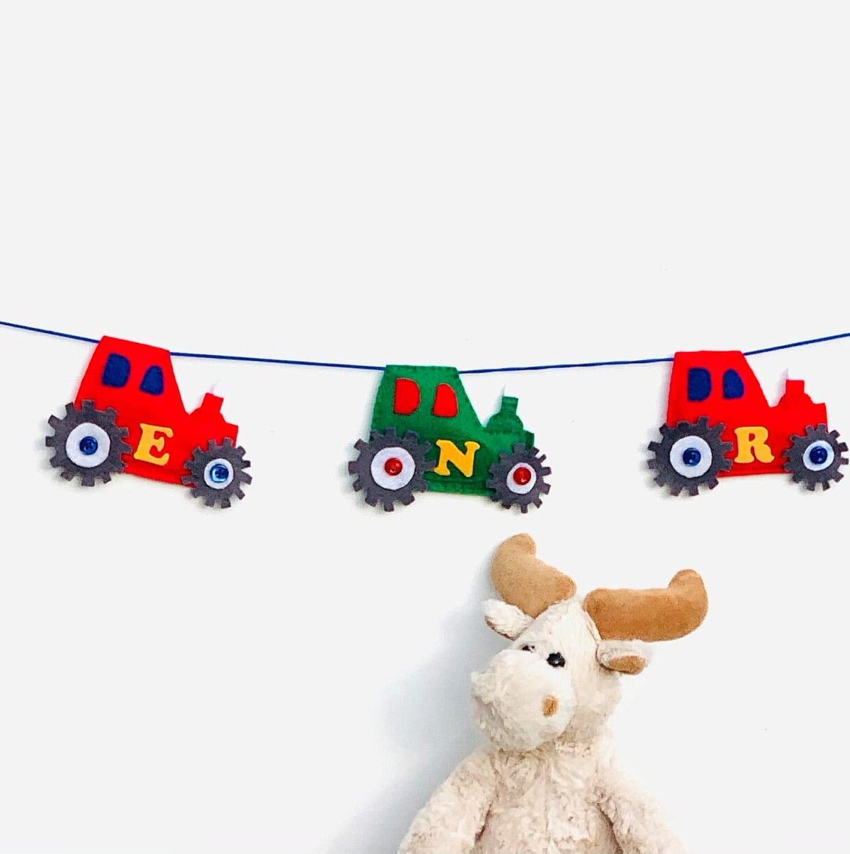 debilou1.etsy.com/listing/613007…
⁦<a href="/Etsy/">Etsy</a>⁩ 
Personalised Tractor bunting to add colour to a bedroom wall
