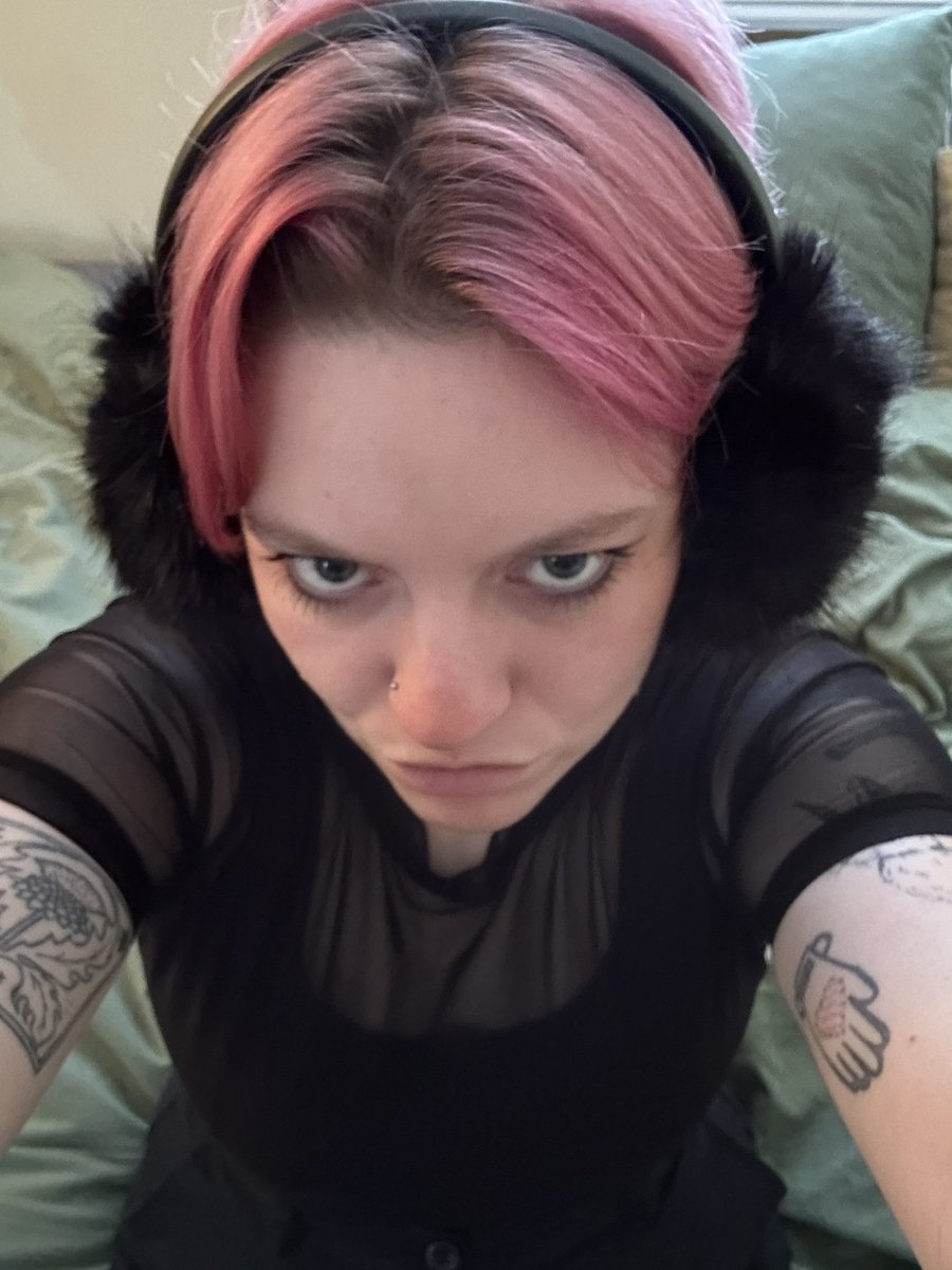 BrigitteB99's tweet photo. can i wear earmuffs to work even tho it’s inside and also 85 degrees yes or no https://t.co/13mT6xRgav