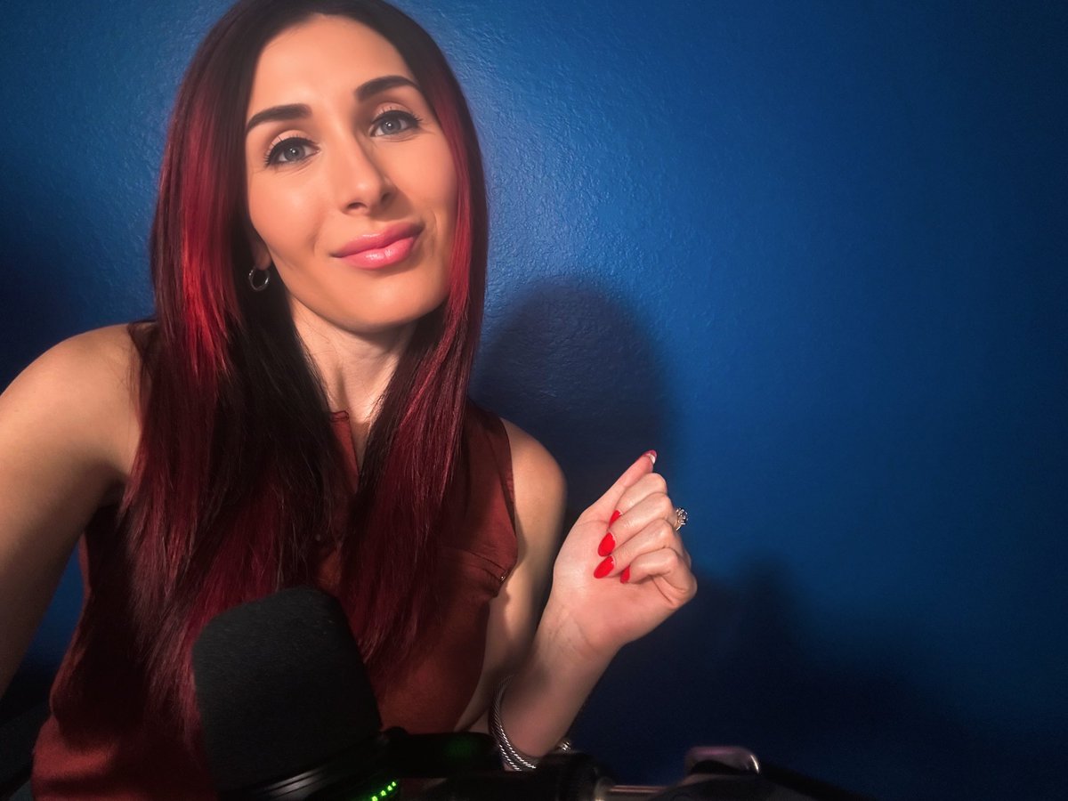 LauraLoomer's tweet photo. Perpetually grinning this week while I sit at my desk and drop receipts.

I love ruining politicians’ weekends. https://t.co/n0TFsVE20z
