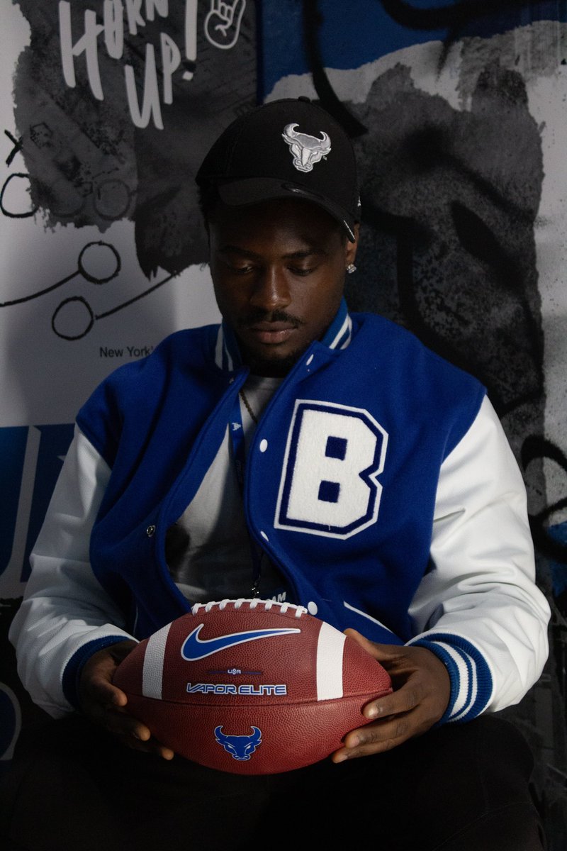 EdwardSirleaf's tweet photo. Had a great visit at @UBFootball  had great experience and can’t wait to visit again!! @Stansfield_Matt @IanFriedFB @RayDayton3 @markduda73 @LCFalconsFB https://t.co/6HzZUBjngZ