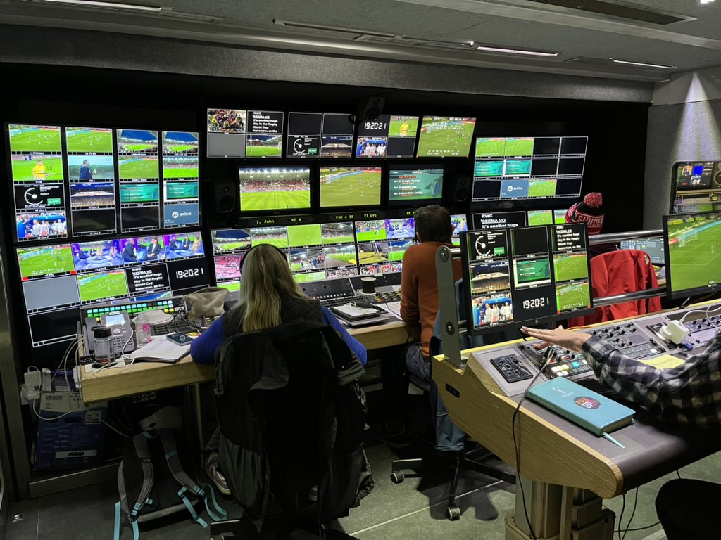 Cambs_Aaron's tweet photo. Guaranteeing @cloudbass OB10 Match and Pres for the Lionesses tonight. 

The wonderful Esme Racey and Pam Barnes in sound and Caitlin Battle in cameras! https://t.co/jc6Bf37WPP