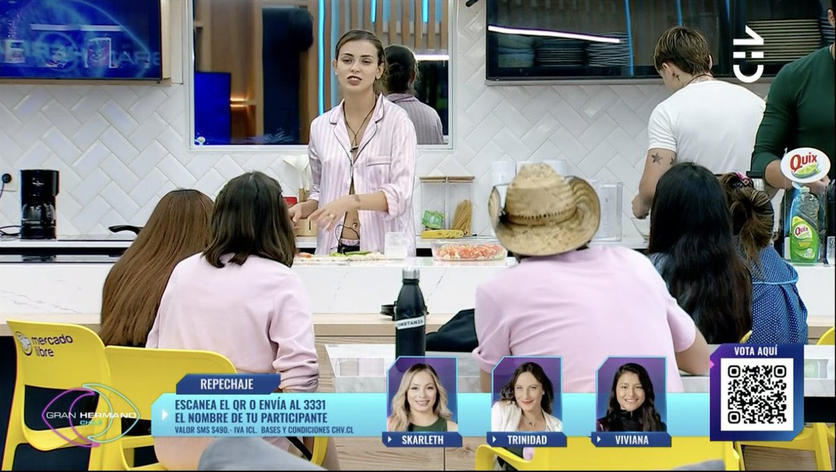 sofitaa_nsss's tweet photo. Todos dicen que la cony no es protagonista pero siempre la enfocan a ella aguu 💋.
( todos atentos escuchando y mirando a cony JAJAJA)
#GranHermanoChile #GranHermano #Cony #VivianaAl3331 #teamcony #PINCOYA #aguu #teamlulo https://t.co/2LIJTDyOac