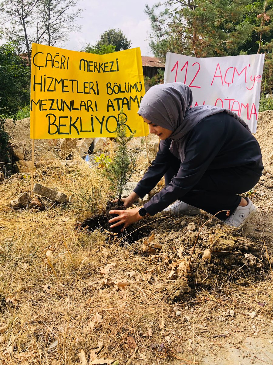 ForzaBeyi's tweet photo. Atama Bekleyen 30 Bin 112 acil çağrı merkezi hizmetleri bölümü mezunları 5 Bin Atama Bekliyor.
Seslerini Duyurmak İçin Herşeyi Yapıyorlar.
 #CBdenMülakatsızAtama
 #112AÇMye81ildeBüyükAlım
@TARIKBAHADIR43
@RTErdogan @AliYerlikaya @memetsimsek @ergunyolcu @TC_icisleri @NedimAkmese https://t.co/pXMPxji4j1