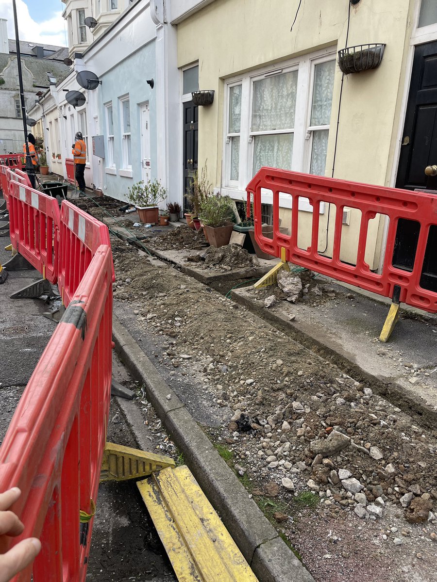 VeryVeryVntage's tweet photo. Forced Closed this week. Thanks @virginmedia for NOT informing me. Letter supposedly posted 4 wks ago! No residents received it either. @northyorksc YOU issued a permit to Virgin so who’s responsible for my loss of business? #smallbusiness #passthebuck #jugglinglife #selfemployed https://t.co/qxi8t0yXJz