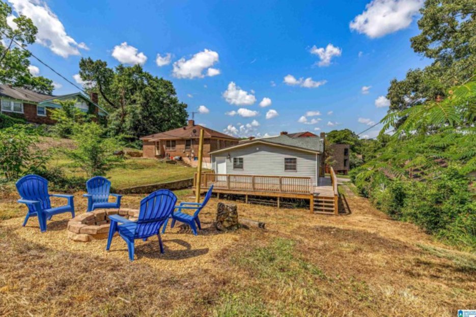 This week’s featured home will take your breath away with its intricate stone design and untraditional brick porch.

1315 28TH STREET N
BIRMINGHAM, AL 35234

MLS ID: 21364958

Listed By: 
Alesia Humphrey
Micah Martin

#RealtySouth #Realtor #RealEstate #homefeauture #homebuyers