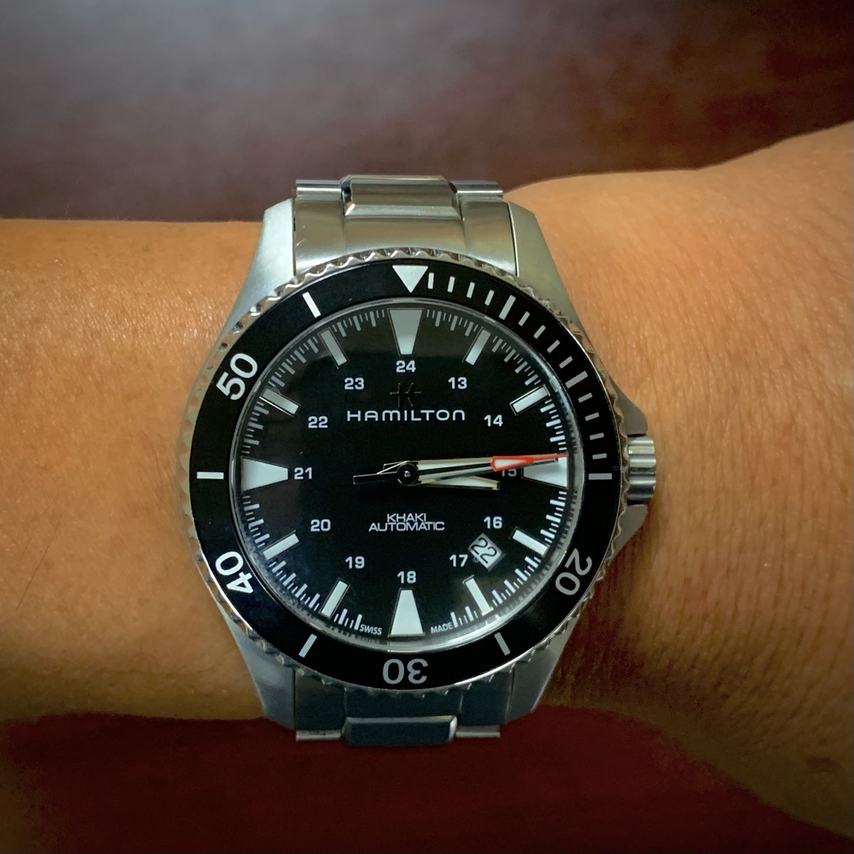 brithewatchguy's tweet photo. Close enough to end another work week

#whatsonyourwrist #wotd
#wristwatchcheck #hamiltonkhakifield 
#watchoftheday 
#wristwatch  #timepiece  #swisswatch #automaticwatch #watchcollector #watchenthusiast #wristgame
#watchnerd 
#wristwatchcheck  #watch  #swissluxury #watches #Hamilton #TGIF #watchnerd