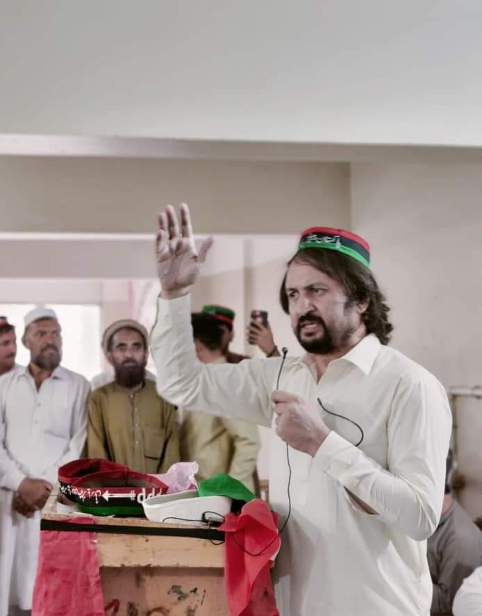 baksher_boto321's tweet photo. سوات : سابقہ امیدوار این اے ٹو پاکستان پیپلز پارٹی  ڈاکٹر امجد علی خان کا تحصیل فتح پور میں شمولیتی تقریب سے خطاب کرتے ہوئے  پیپلز  پارٹی نے الیکشن کی تیاریاں شروع کر دی ہے  🇱🇾
@DrAmjadPPP 
@BBhuttoZardari https://t.co/FDMSo9lZFo